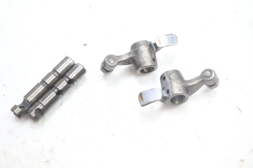 photo de SOUPAPE PEUGEOT KISBEE 4T 50 (2010 - 2017) - Gros plan technique