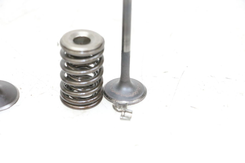 photo de SOUPAPE KYMCO LIKE 125 (2009 - 2016) - État de surface