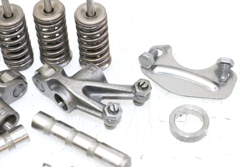 photo de SOUPAPE PEUGEOT SATELIS 125 (2010 - 2012)