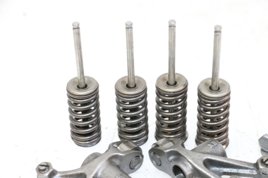 photo de SOUPAPE PEUGEOT SATELIS 125 (2010 - 2012)