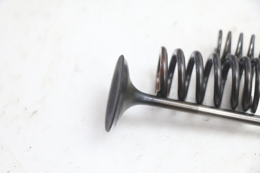 photo de SOUPAPE SUZUKI SV S 650 (2003 - 2009) - Pièce contrôlée
