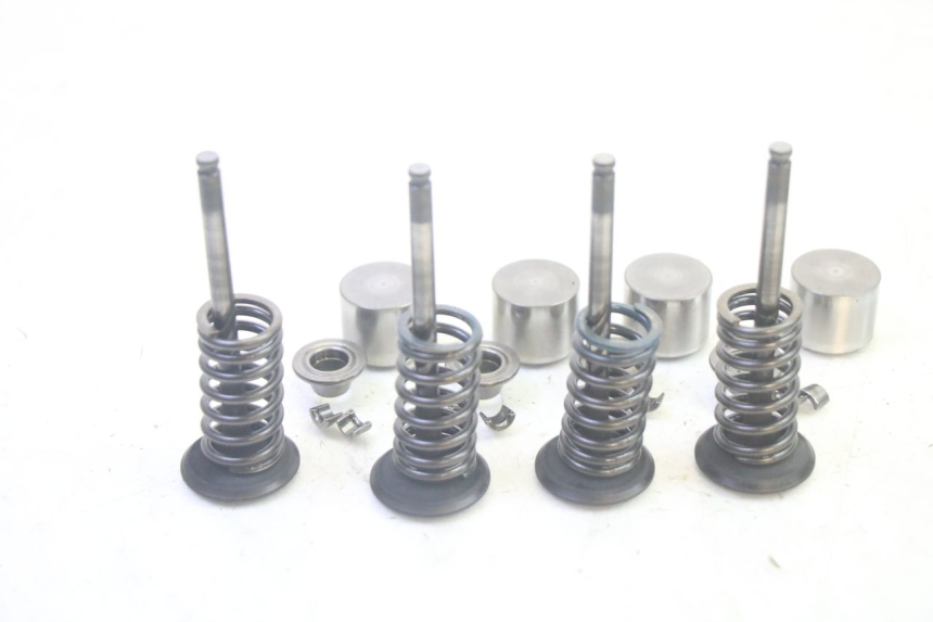 photo de SOUPAPE YAMAHA TDM ABS 900 (2002 - 2014) - Gros plan technique