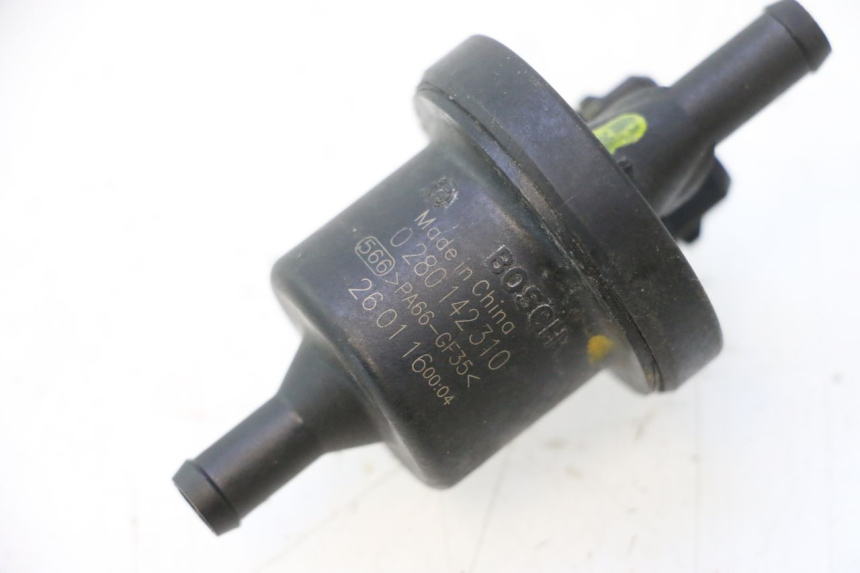 photo de SOUPAPE VENTILATION CANISTER BMW C SPORT 650 (2015 - 2021) - Vue principale