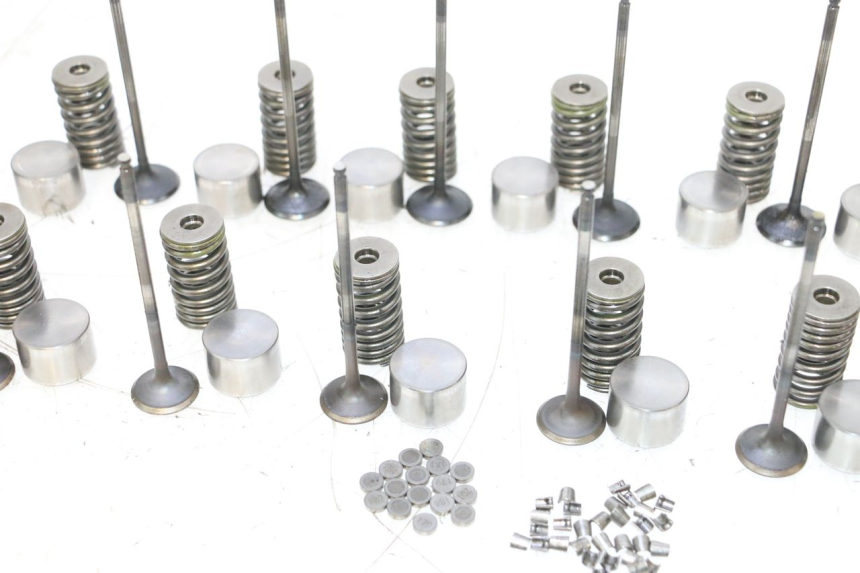 photo de SOUPAPE YAMAHA XJ6 600 (2008 - 2016) - Angle alternatif