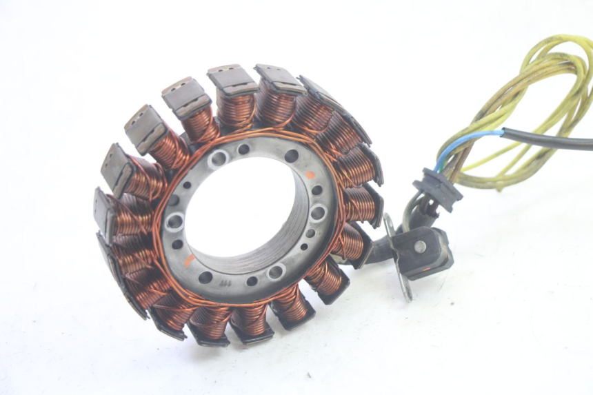 photo de STATOR SUZUKI BURGMAN EXECUTIVE ABS 650 (2006 - 2012) - Gros plan technique