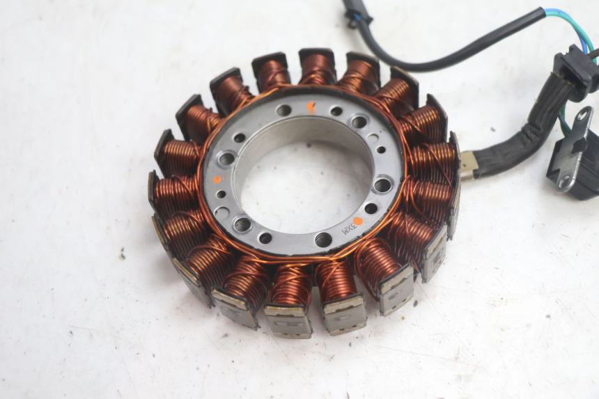 photo de STATOR SUZUKI BURGMAN EXECUTIVE ABS 650 (2006 - 2012) - Détail de la pièce