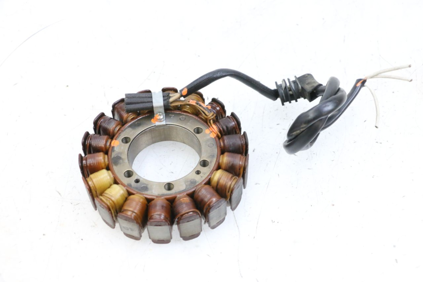 photo de STATOR YAMAHA FJR ABS 1300 (2006 - 2012) - Points de fixation