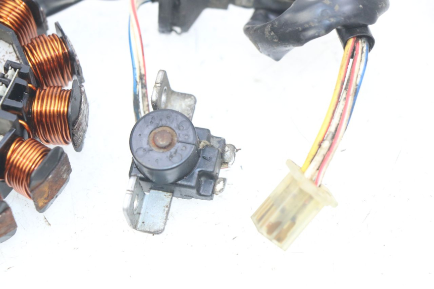 photo de STATOR YAMAHA JOG R LC 50 (2004 - 2014) - Points de fixation