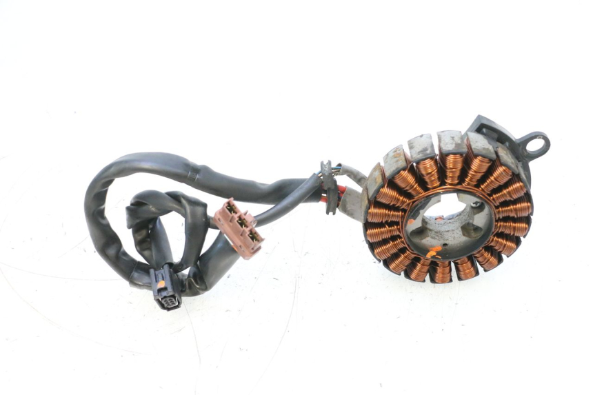 photo de STATOR HONDA PCX (JF57/JF64) 125 (2014 - 2018) - Autre angle de vue
