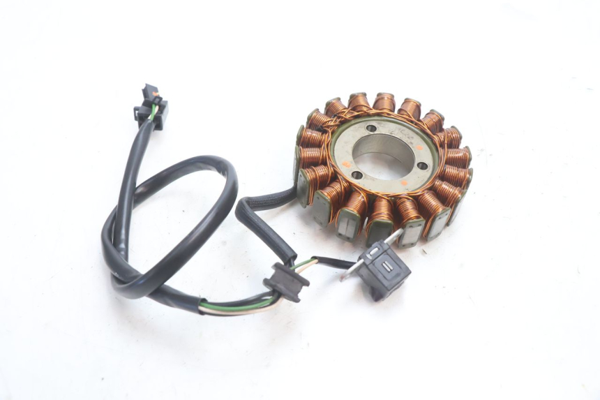 photo de STATOR SUZUKI SV S 650 (2003 - 2009) - Gros plan technique