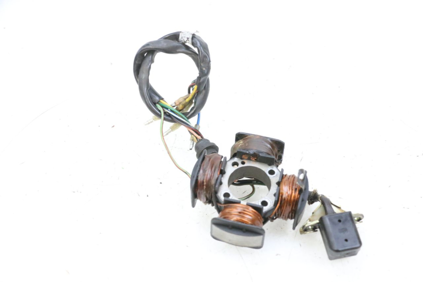 photo de STATOR KYMCO ZING 125 (1997 - 2003) - Autre angle de vue