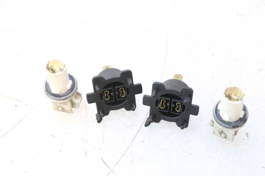 photo de SUPPORT AMPOULE SUZUKI BURGMAN 125 (2007 - 2014) - Vue principale