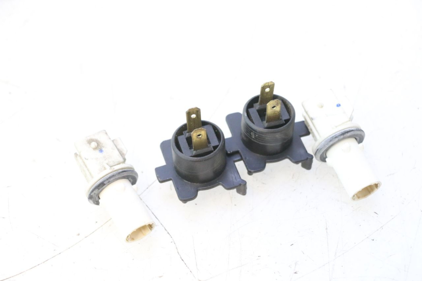 photo de SUPPORT AMPOULE SUZUKI BURGMAN 125 (2007 - 2014) - Détail de la pièce