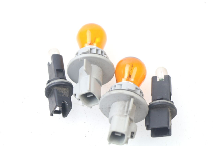photo de SUPPORT AMPOULE SUZUKI AN BURGMAN 400 (2006 - 2010)