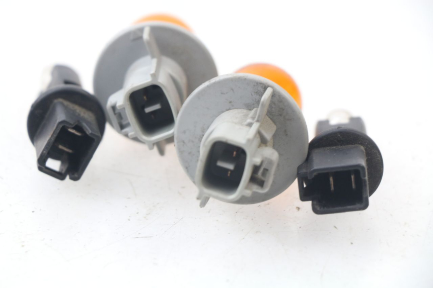 photo de SUPPORT AMPOULE SUZUKI AN BURGMAN 400 (2006 - 2010)