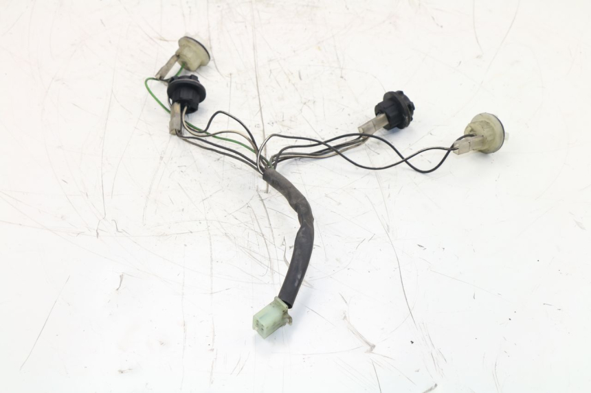 photo de SUPPORT AMPOULE SUZUKI UH BURGMAN 125 (2002 - 2006) - Autre angle de vue