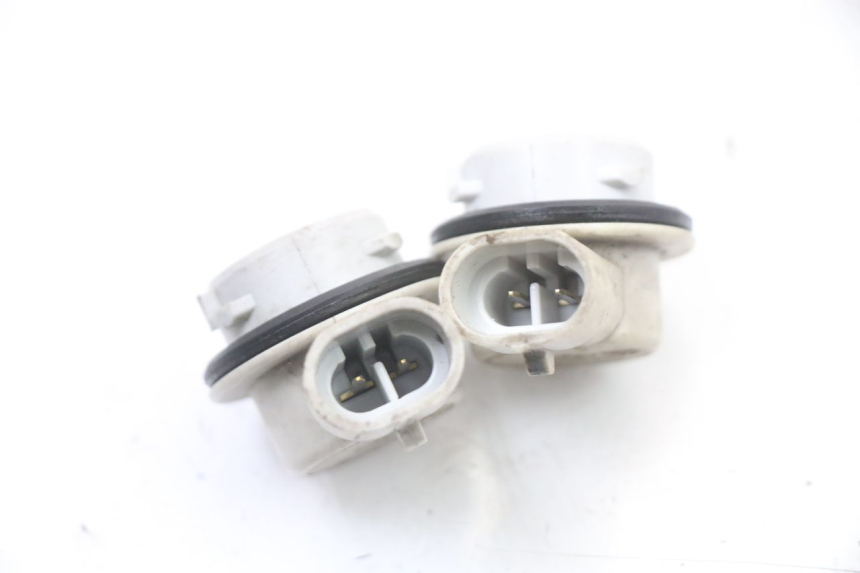 photo de SUPPORT AMPOULE YAMAHA X-MAX XMAX ABS 250 (2010 - 2012) - Zoom état d’usage