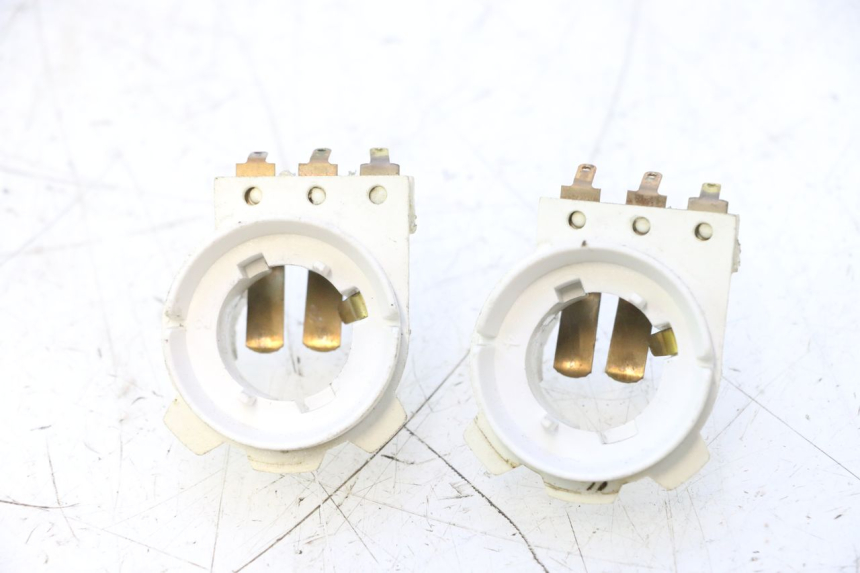 photo de SUPPORT AMPOULE YAMAHA YP MAJESTY 125 (2002 - 2006) - Vue principale