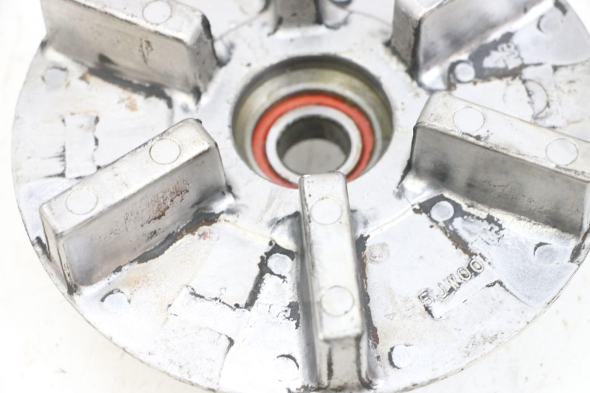 photo de SUPPORT COURONNE YAMAHA FJR ABS 1300 (2006 - 2012) - Gros plan technique