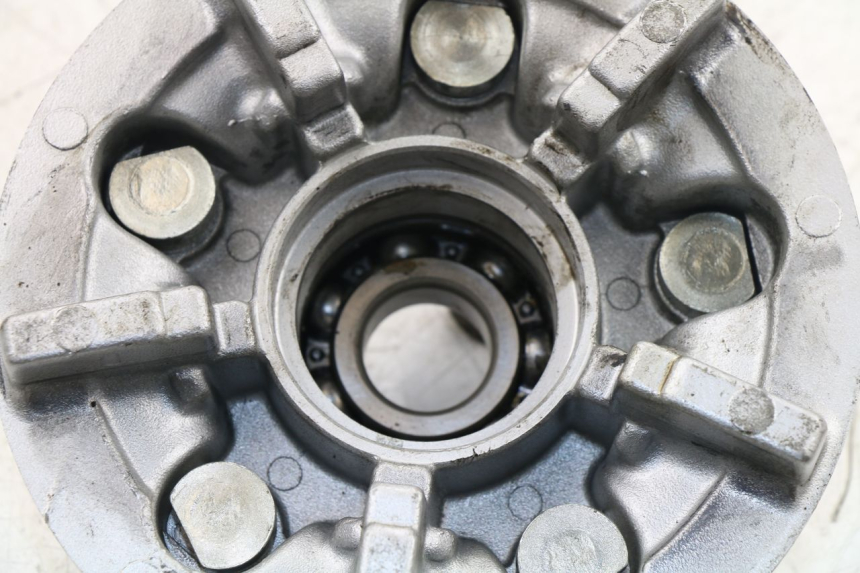 photo de SUPPORT COURONNE SUZUKI GSF N BANDIT 650 (2005 - 2006) - Zoom état d’usage