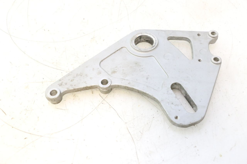 photo de SUPPORT ETRIER FREIN ARRIERE GILERA GP 800 (2007 - 2013) - Autre angle de vue