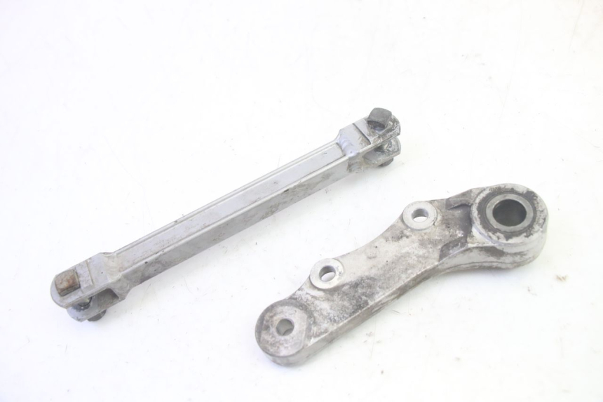 photo de SUPPORT ETRIER FREIN ARRIERE KAWASAKI GPZ RX 1000 (1986 - 1988) - Autre angle de vue