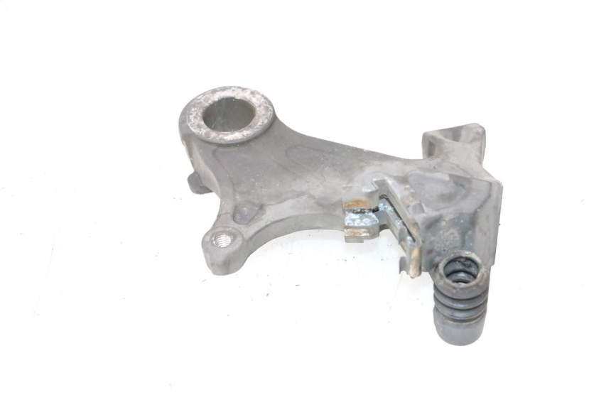 photo de SUPPORT ETRIER FREIN ARRIERE SUZUKI GSR 600 (2005 - 2012) - Autre angle de vue