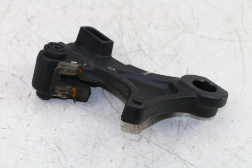 photo de SUPPORT ETRIER FREIN ARRIERE TRIUMPH STREET TRIPLE 675 (2007 - 2012)