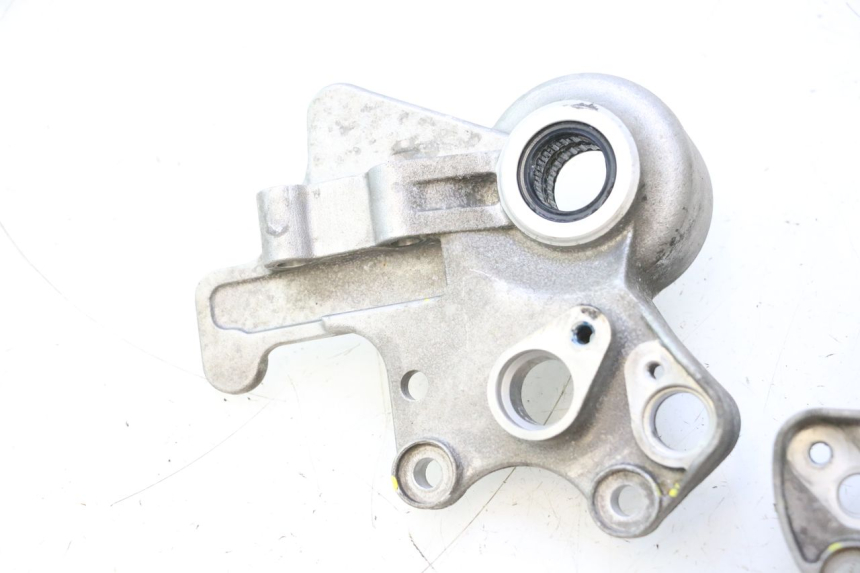 photo de SUPPORT ETRIER FREIN AVANT PIAGGIO MP3 HPE 530 (2022 - 2026) - Autre angle de vue