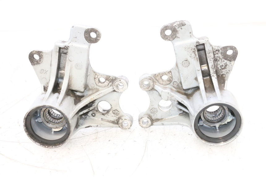 photo de SUPPORT ETRIER FREIN AVANT PIAGGIO MP3 RL 250 (2006 - 2010) - Vue principale