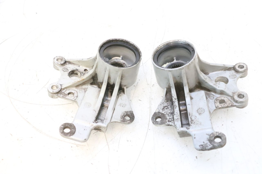 photo de SUPPORT ETRIER FREIN AVANT PIAGGIO MP3 RL 250 (2006 - 2010) - Points de fixation