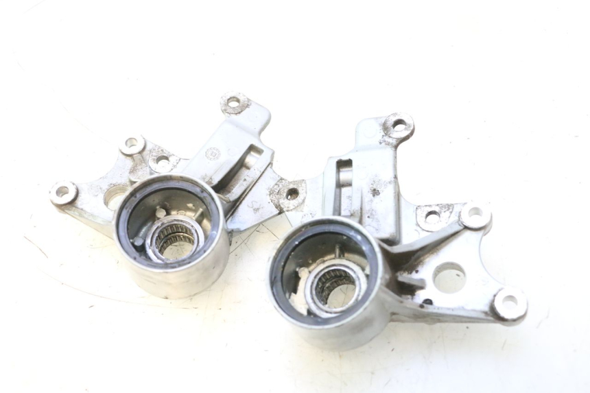 photo de SUPPORT ETRIER FREIN AVANT PIAGGIO MP3 500 (2011 - 2015) - Autre angle de vue