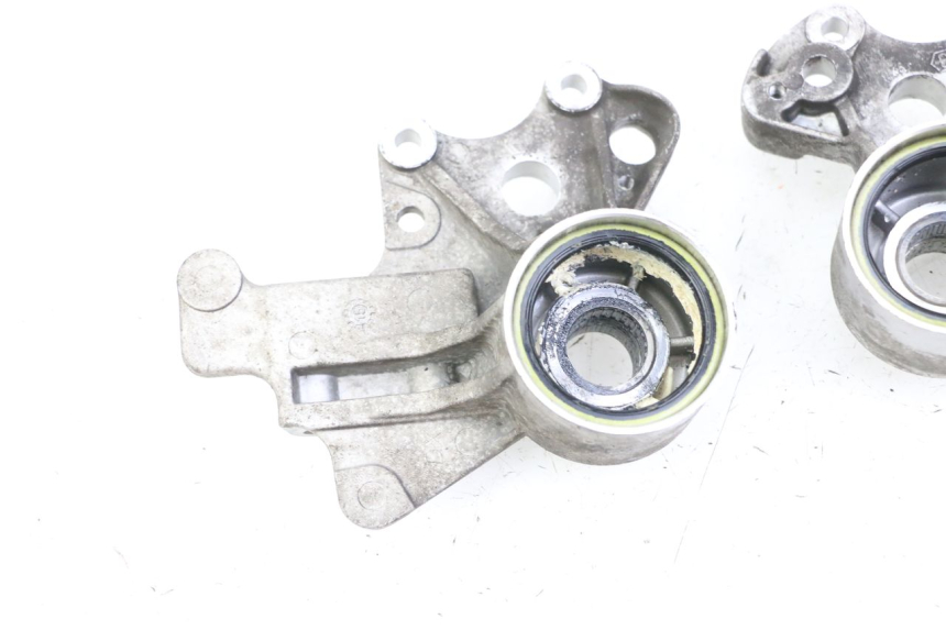 photo de SUPPORT ETRIER FREIN AVANT PIAGGIO MP3 500 (2014 - 2016)