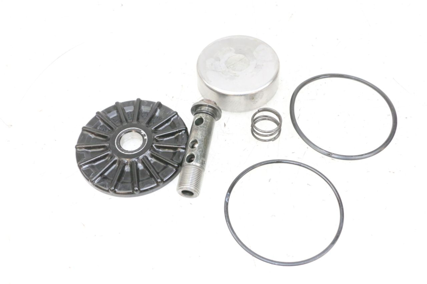 photo de SUPPORT FILTRE HUILE KAWASAKI ZR 7 750 (1999 - 2001) - Détail de la pièce