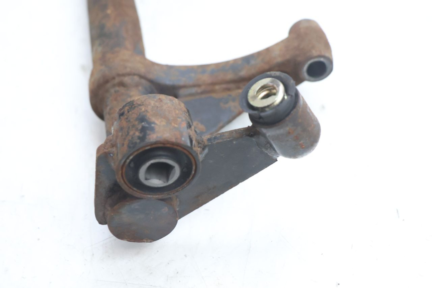photo de SUPPORT MOTEUR KYMCO AGILITY PREMIUM 50 (2007 - 2010) - Points de fixation