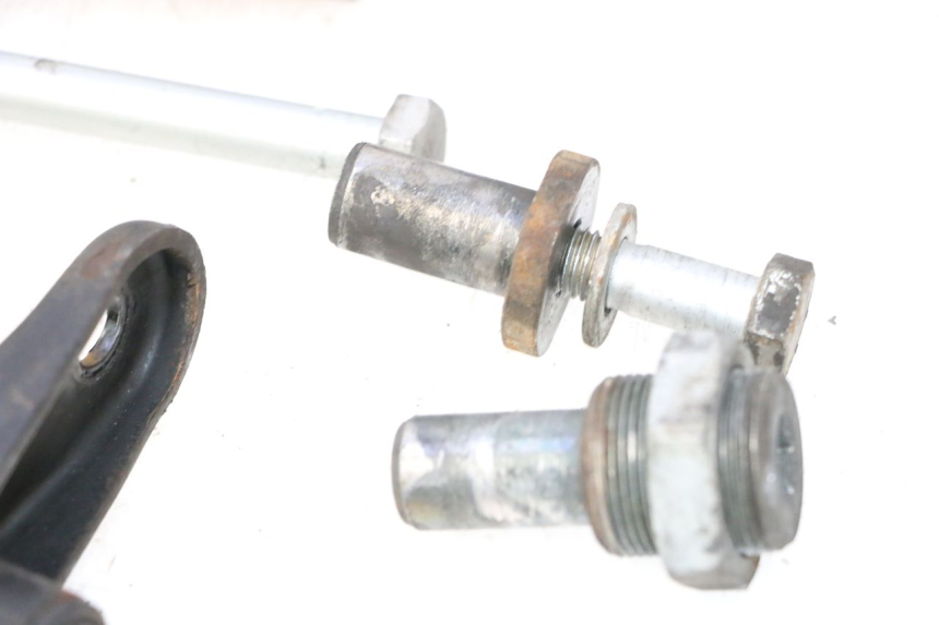 photo de SUPPORT MOTEUR BMW C1 125 (2000 - 2003) - Gros plan technique