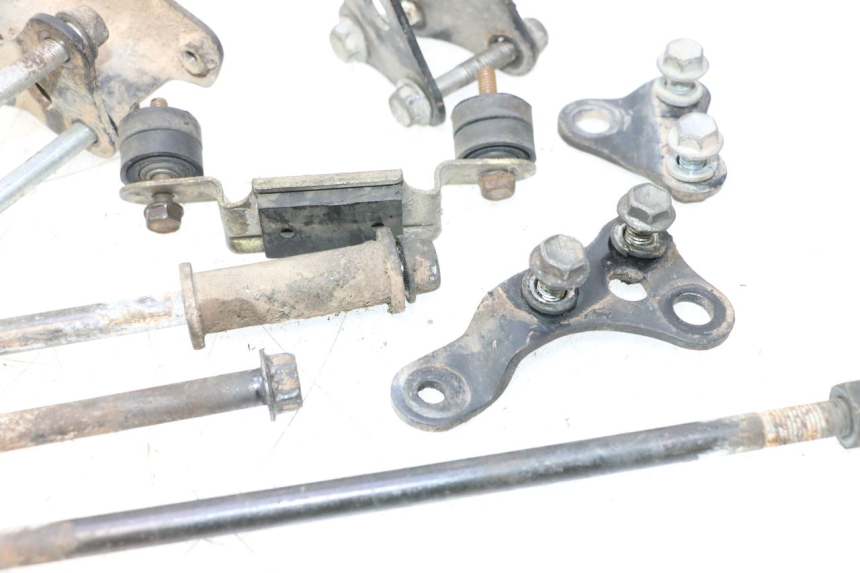 photo de SUPPORT MOTEUR SUZUKI DR S 600 (1985 - 1989) - Points de fixation