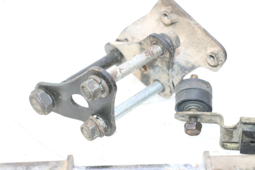 photo de SUPPORT MOTEUR SUZUKI DR S 600 (1985 - 1989) - Pièce contrôlée