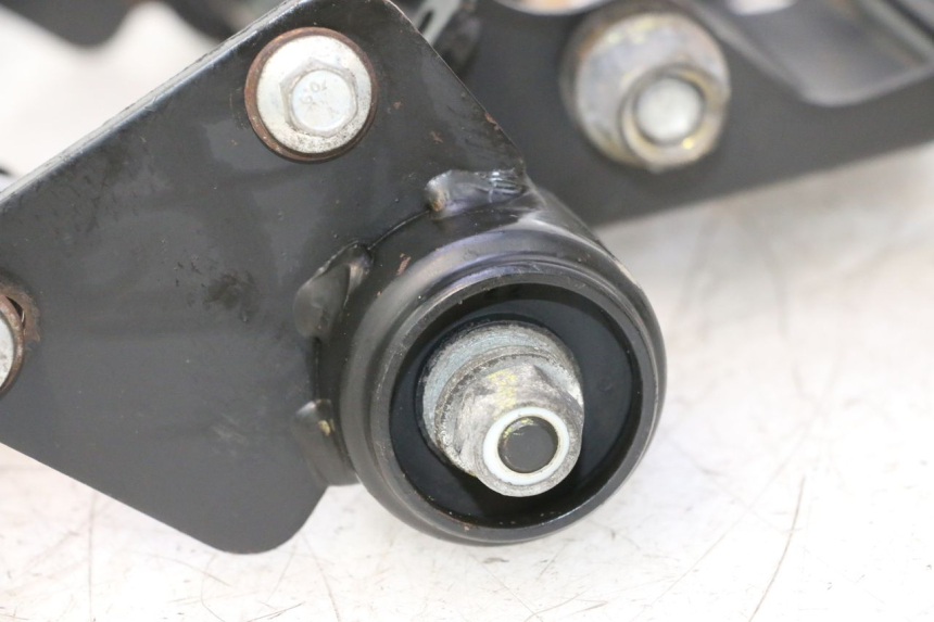 photo de SUPPORT MOTEUR GILERA GP 800 (2007 - 2013) - Zoom état d’usage