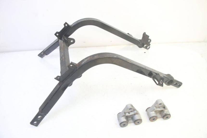 photo de SUPPORT MOTEUR KAWASAKI GPZ RX 1000 (1986 - 1988) - Vue d’ensemble