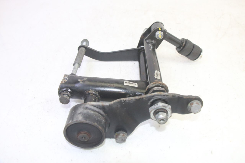 photo de SUPPORT MOTEUR PIAGGIO MP3 HPE 350 (2018 - 2020) - Autre angle de vue