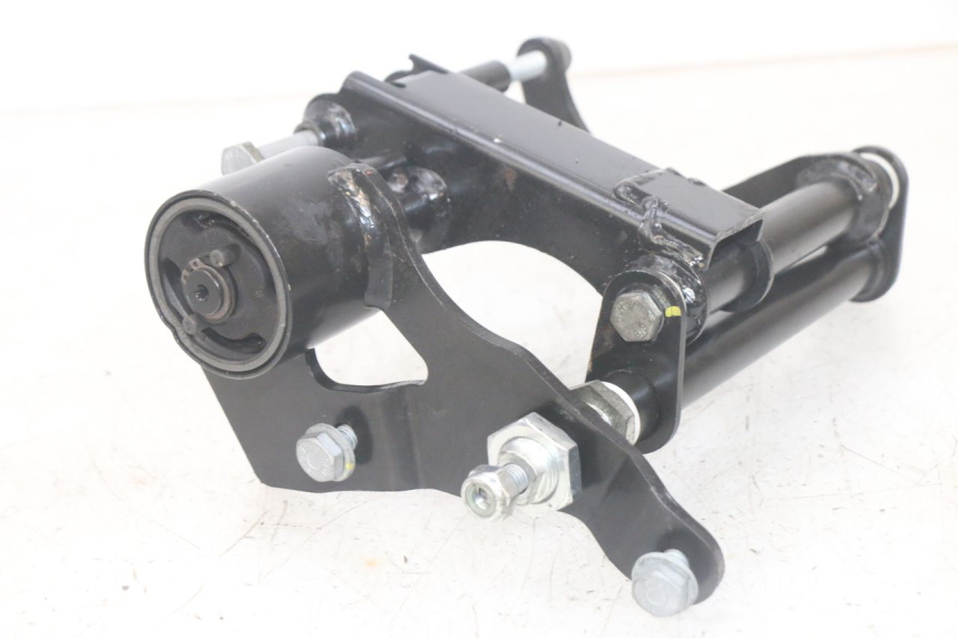 photo de SUPPORT MOTEUR PIAGGIO MP3 HPE 300 (2019 - 2026) - Vue d’ensemble