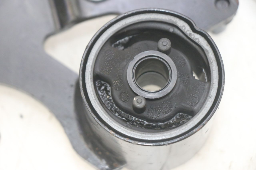 photo de SUPPORT MOTEUR PIAGGIO MP3 HPE 300 (2019 - 2026) - Marquages et références