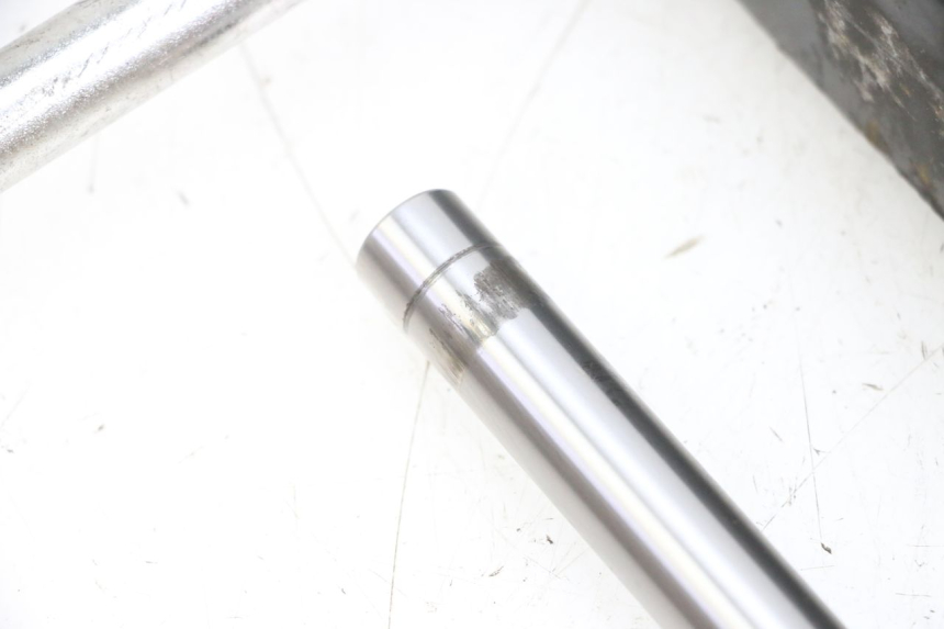 photo de SUPPORT MOTEUR PIAGGIO MP3 LT 400 (2007 - 2012) - Détails caractéristiques