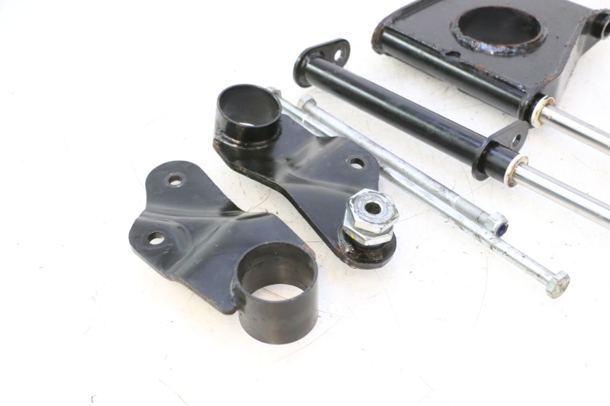 photo de SUPPORT MOTEUR PIAGGIO MP3 LT 400 (2007 - 2012) - Vue d’ensemble