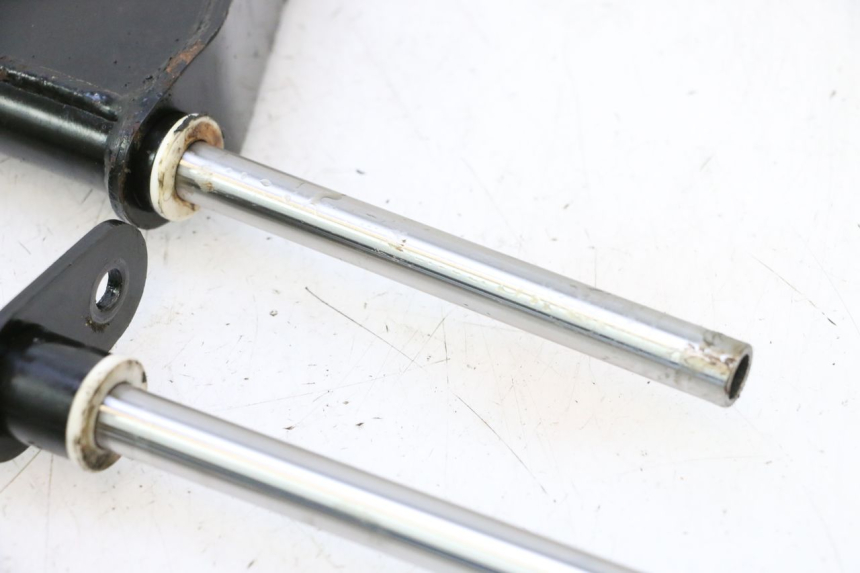 photo de SUPPORT MOTEUR PIAGGIO MP3 LT 400 (2007 - 2012) - État de surface