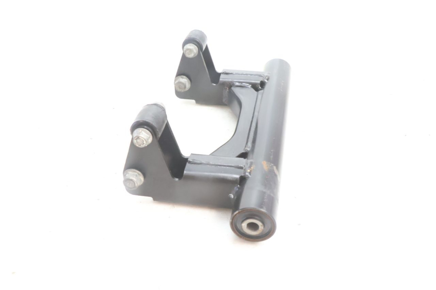 photo de SUPPORT MOTEUR YAMAHA N-MAX NMAX 125 (2021 - 2024) - Gros plan technique