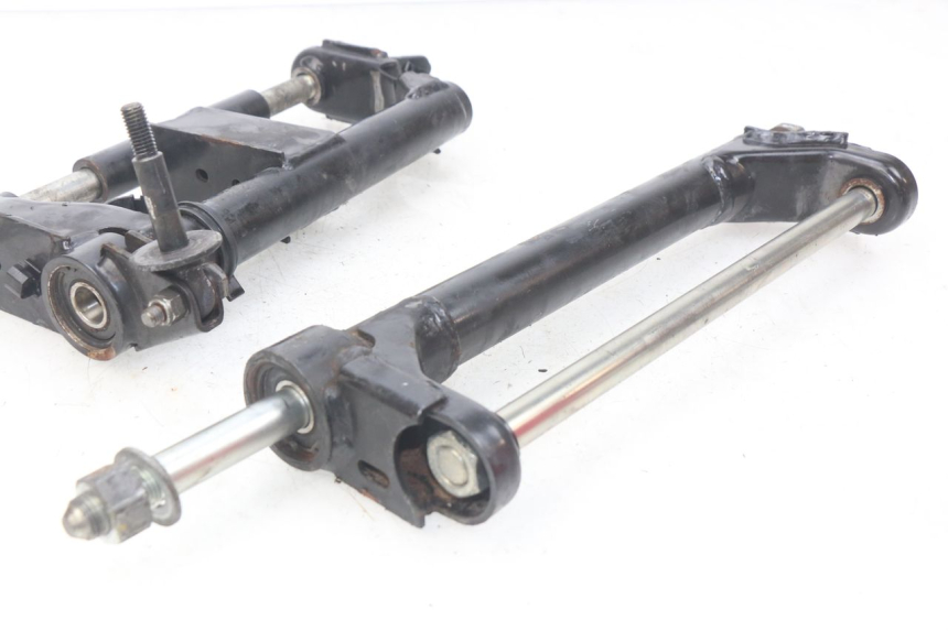 photo de SUPPORT MOTEUR PEUGEOT GEOPOLIS 400 (2007 - 2013)