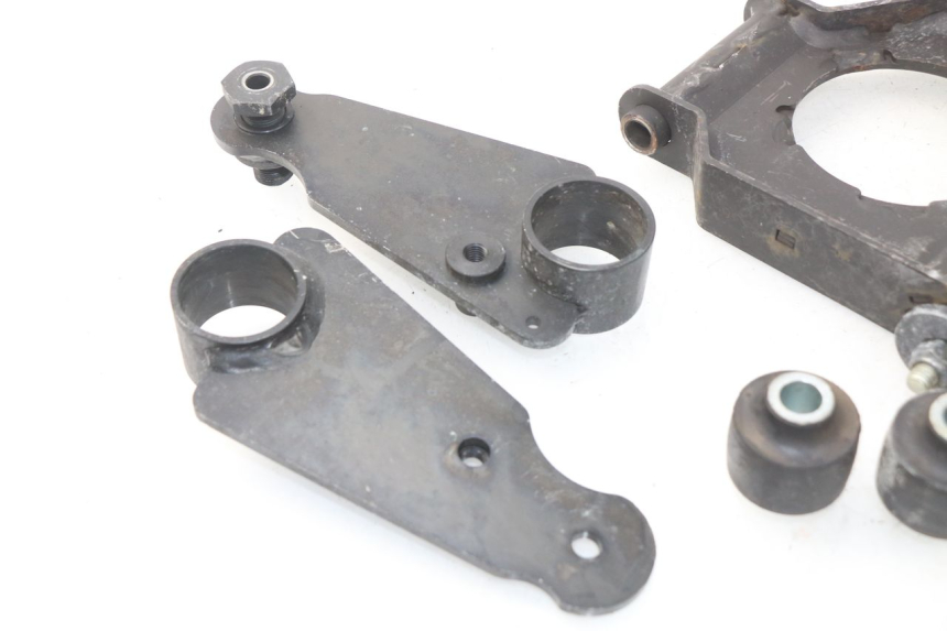 photo de SUPPORT MOTEUR PEUGEOT METROPOLIS 400 (2017 - 2020)