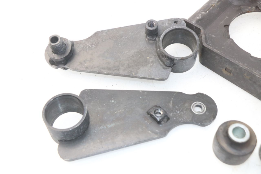 photo de SUPPORT MOTEUR PEUGEOT METROPOLIS 400 (2017 - 2020)